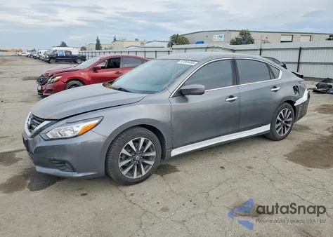 2017 Nissan Altima 2.5 z USA, uszkodzony, nr VIN 1N4AL3AP7HC235651
